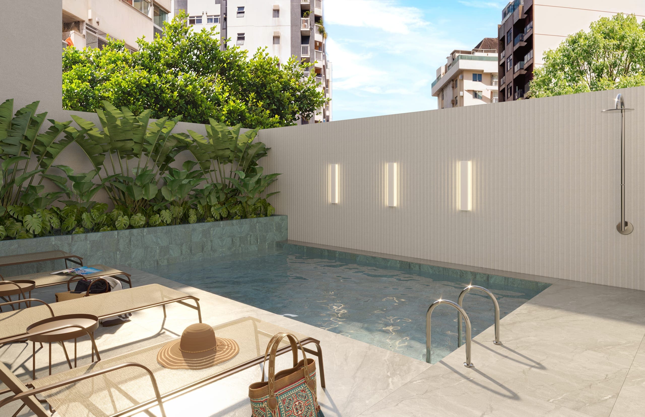 Piscina do SOLO no 2º pavimento, com deck, espreguiçadeiras e paisagismo
